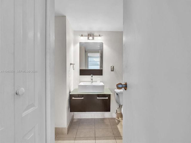 20379 W Country Club Dr 1138, Aventura, FL 33180