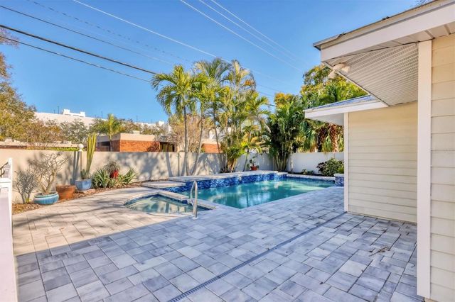 1792 FLOYD STREET, Sarasota, FL 34239