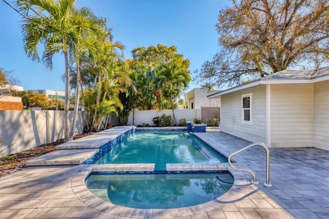 1792 FLOYD STREET, Sarasota, FL 34239