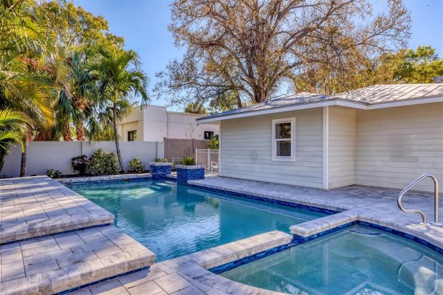1792 FLOYD STREET, Sarasota, FL 34239
