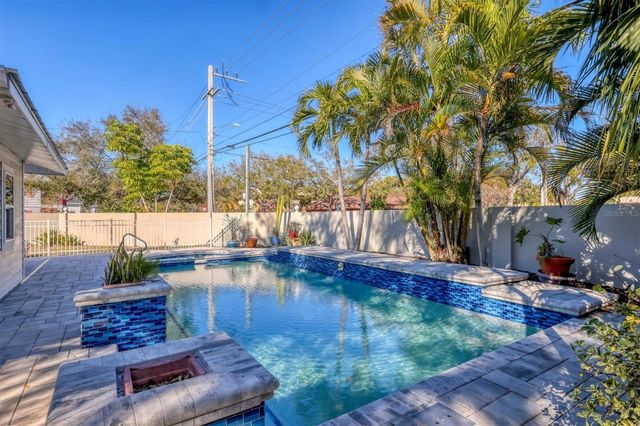 1792 FLOYD STREET, Sarasota, FL 34239