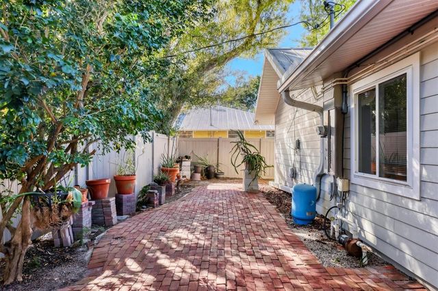 1792 FLOYD STREET, Sarasota, FL 34239