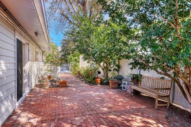 1792 FLOYD STREET, Sarasota, FL 34239