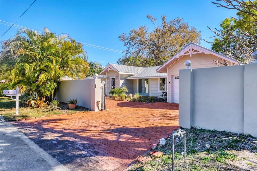 1792 FLOYD STREET, Sarasota, FL 34239