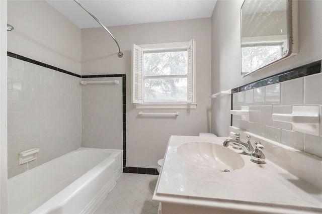 1002 Waltway Drive, Houston, TX 77008