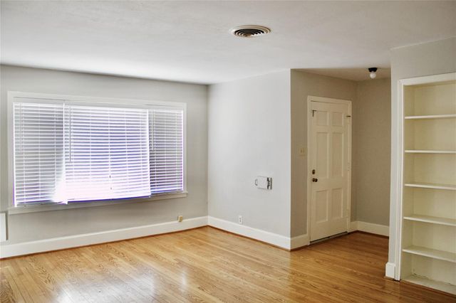 1002 Waltway Drive, Houston, TX 77008