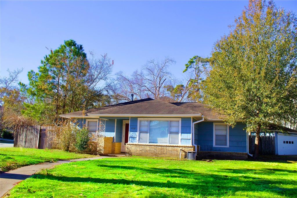 1002 Waltway Drive, Houston, TX 77008