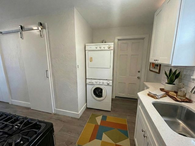 3734 BURLINGTON AVENUE N 1, St Petersburg, FL 33713