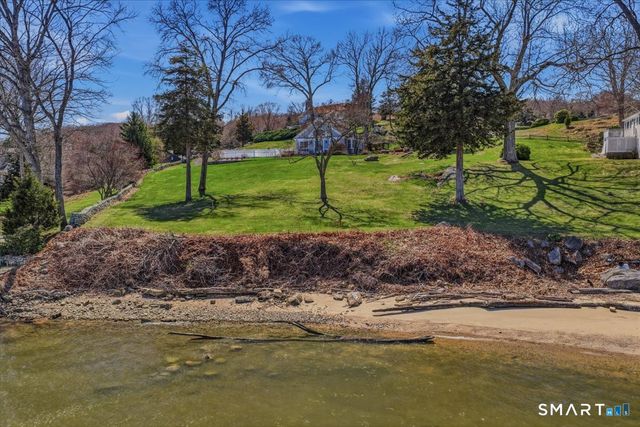 175 River Road, Essex, CT 06426