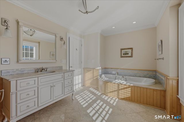 175 River Road, Essex, CT 06426