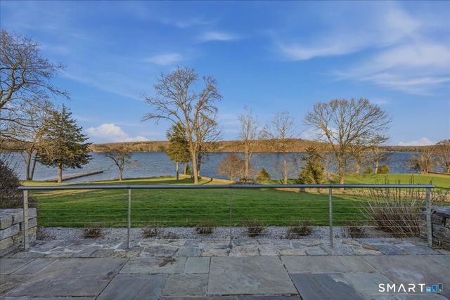 175 River Road, Essex, CT 06426