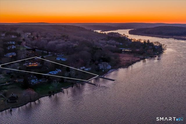175 River Road, Essex, CT 06426
