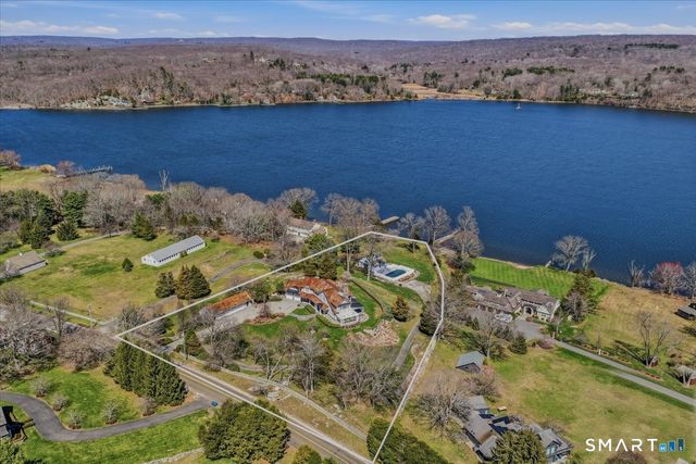 175 River Road, Essex, CT 06426