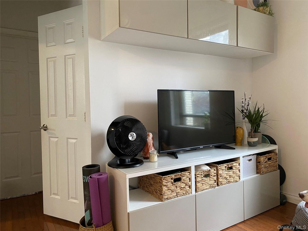 21-27 33 Street 3G, Astoria, NY 11105 — photo 3