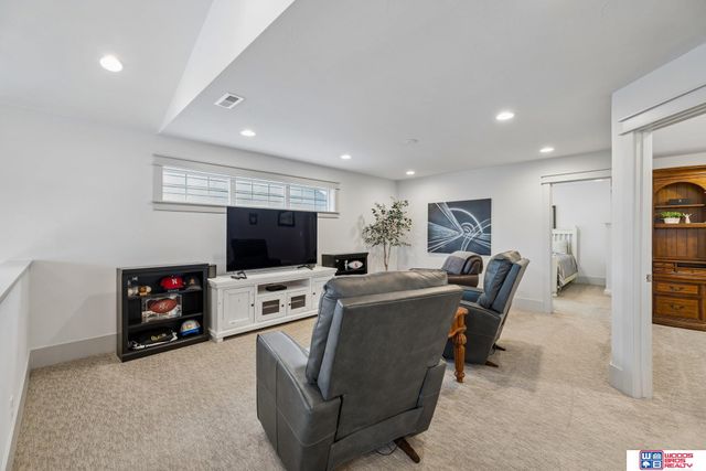 6019 Minter Lane, Lincoln, NE 68516