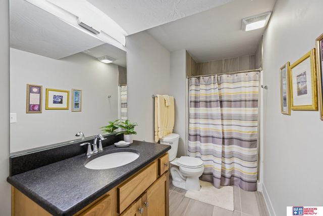 6019 Minter Lane, Lincoln, NE 68516