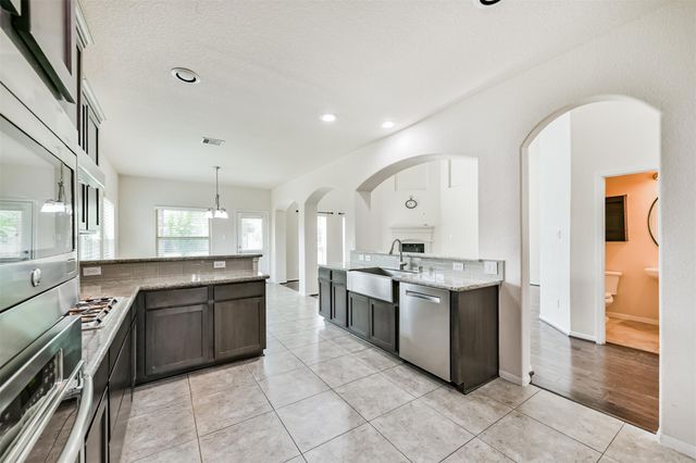 2811 Afton Drive, Pearland, TX 77581