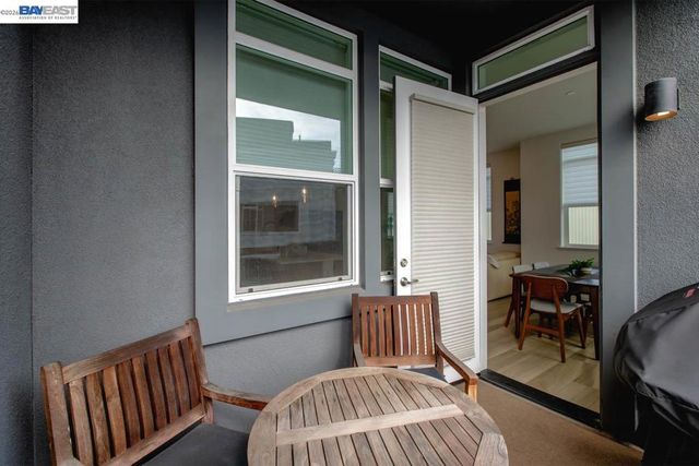 2885 2885 Tradewind Dr, Alameda, CA 94501