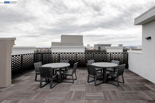 2885 2885 Tradewind Dr, Alameda, CA 94501