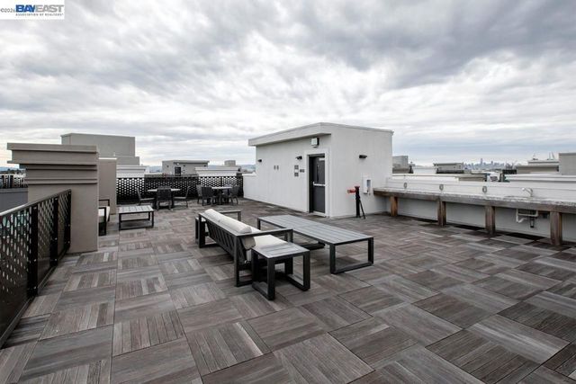 2885 2885 Tradewind Dr, Alameda, CA 94501