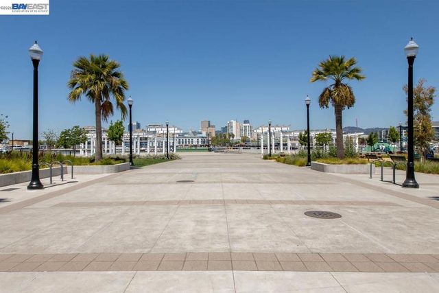 2885 2885 Tradewind Dr, Alameda, CA 94501