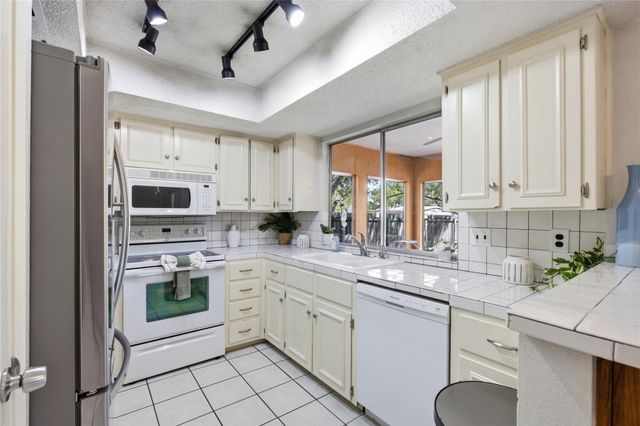 13319 Water Oak LN, Austin, TX 78729