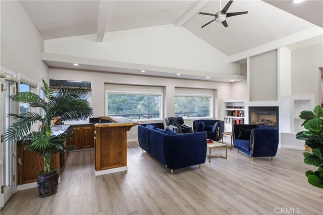 9557 Hierba, Agua Dulce, CA 91390