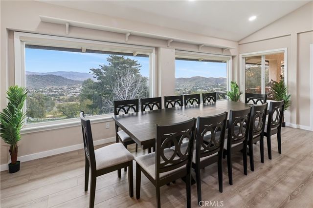 9557 Hierba, Agua Dulce, CA 91390