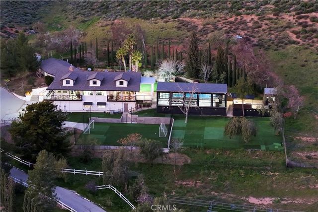 9557 Hierba, Agua Dulce, CA 91390
