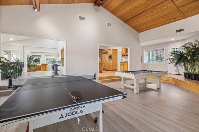9557 Hierba, Agua Dulce, CA 91390