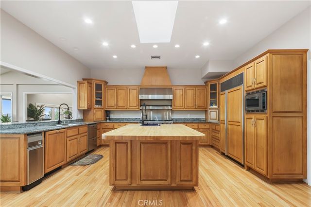 9557 Hierba, Agua Dulce, CA 91390