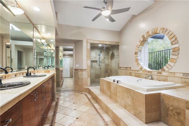 9557 Hierba, Agua Dulce, CA 91390