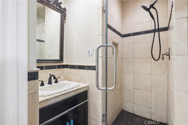 9557 Hierba, Agua Dulce, CA 91390