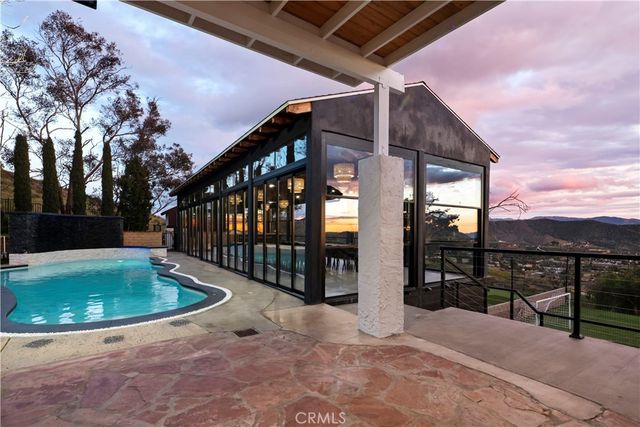9557 Hierba, Agua Dulce, CA 91390