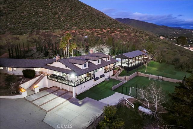 9557 Hierba, Agua Dulce, CA 91390