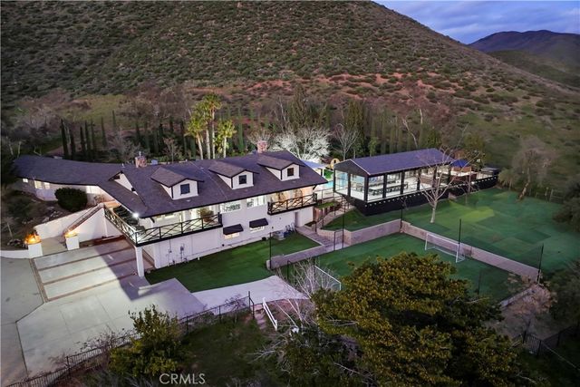 9557 Hierba, Agua Dulce, CA 91390
