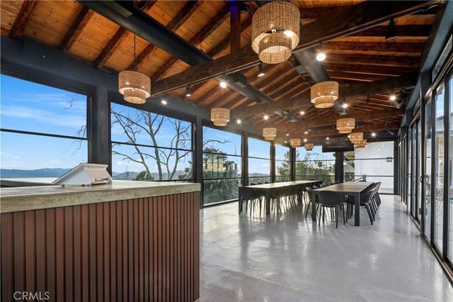 9557 Hierba, Agua Dulce, CA 91390