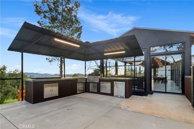 9557 Hierba, Agua Dulce, CA 91390