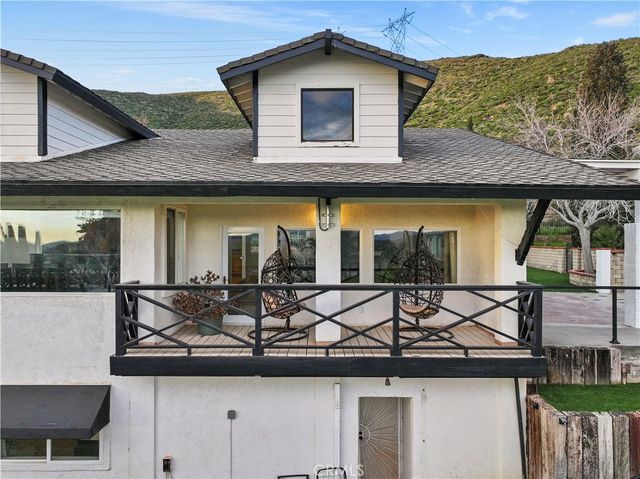 9557 Hierba, Agua Dulce, CA 91390