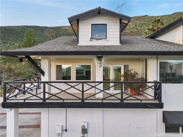 9557 Hierba, Agua Dulce, CA 91390