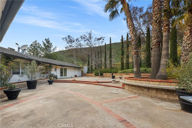 9557 Hierba, Agua Dulce, CA 91390
