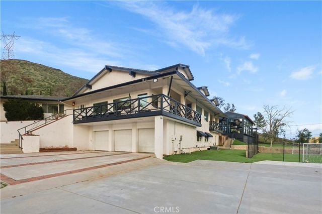 9557 Hierba, Agua Dulce, CA 91390