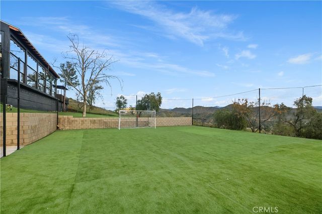 9557 Hierba, Agua Dulce, CA 91390