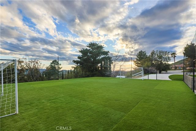 9557 Hierba, Agua Dulce, CA 91390