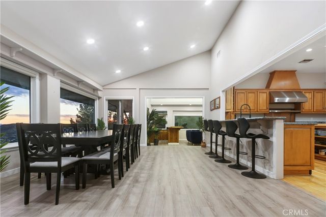 9557 Hierba, Agua Dulce, CA 91390