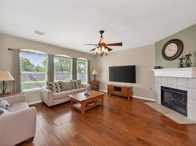 2913 Clinton PL, Round Rock, TX 78665