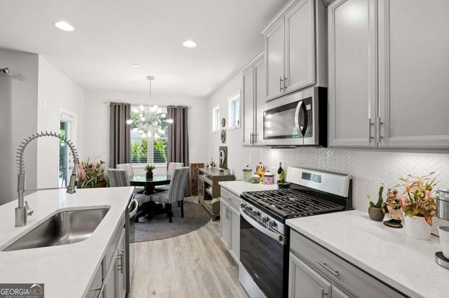 130 Maple Creek Way, Woodstock, GA 30188