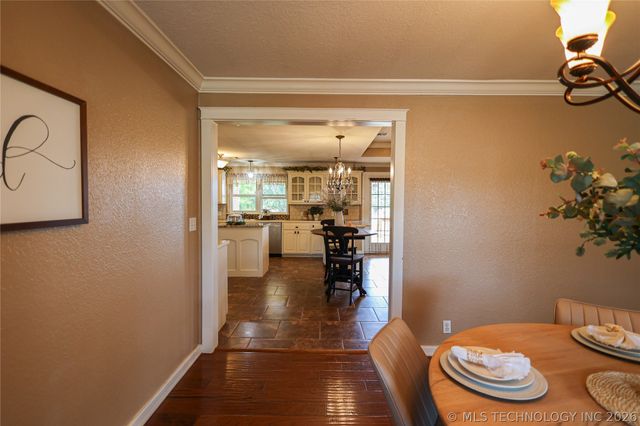 2005 Lakeview Drive, Sulphur, OK 73086