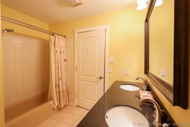 2005 Lakeview Drive, Sulphur, OK 73086