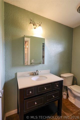 2005 Lakeview Drive, Sulphur, OK 73086